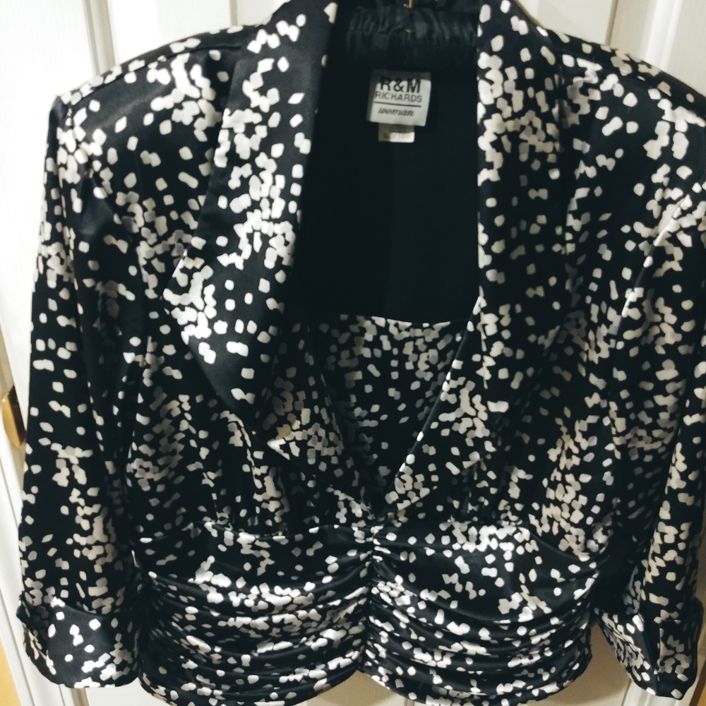 R&M Richards Blk and White Dressy Blouse Size 16